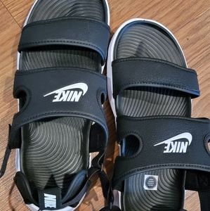 Mens Sz 10 Nike Sandals